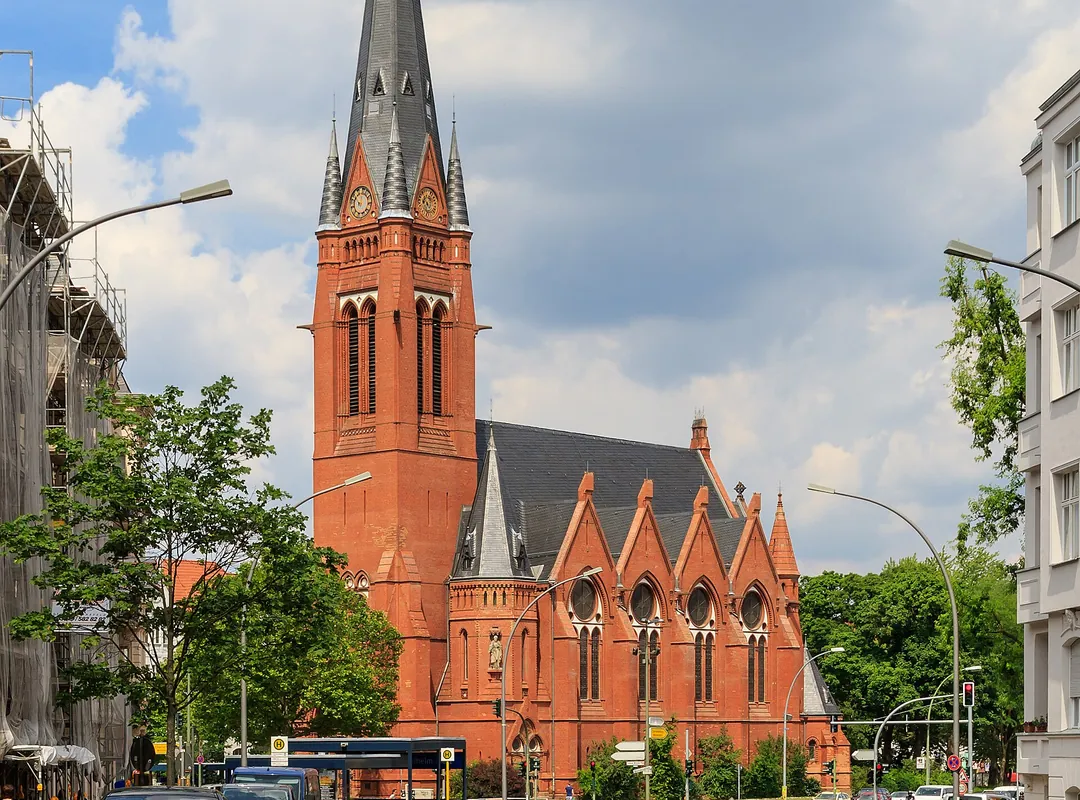 Kirche Zum Guten Hirten on Friedrich-Wilhelm-Platz, Friedenau