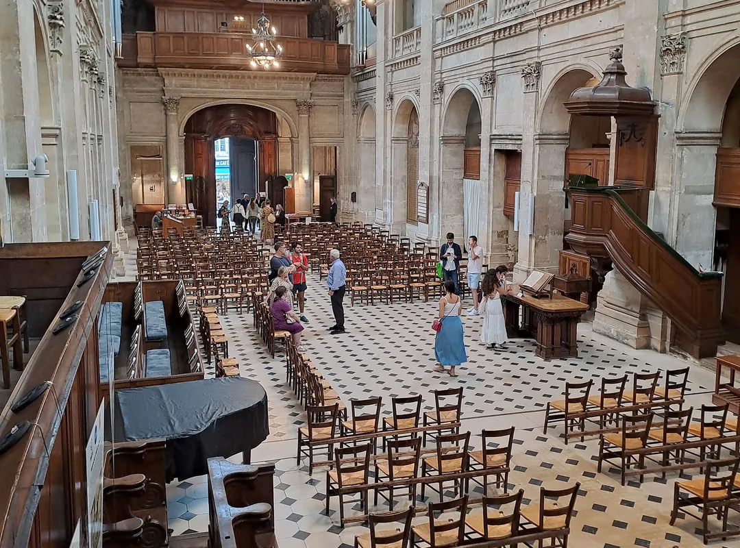 The nave and organ of the Oratoire du Louvre