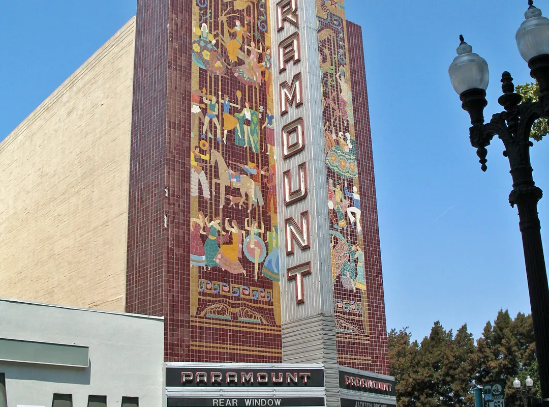 The Paramount Theatre on Broadway, Oakland