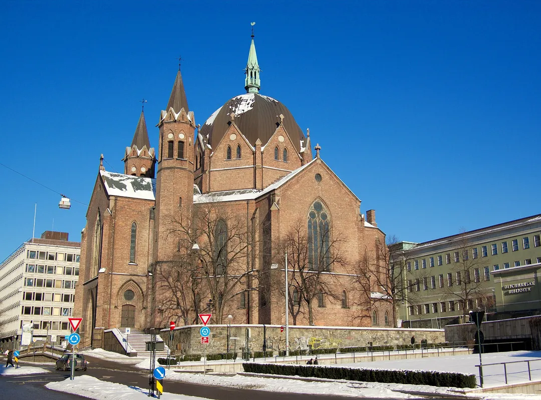 Trefoldighetskirken exterior, Oslo