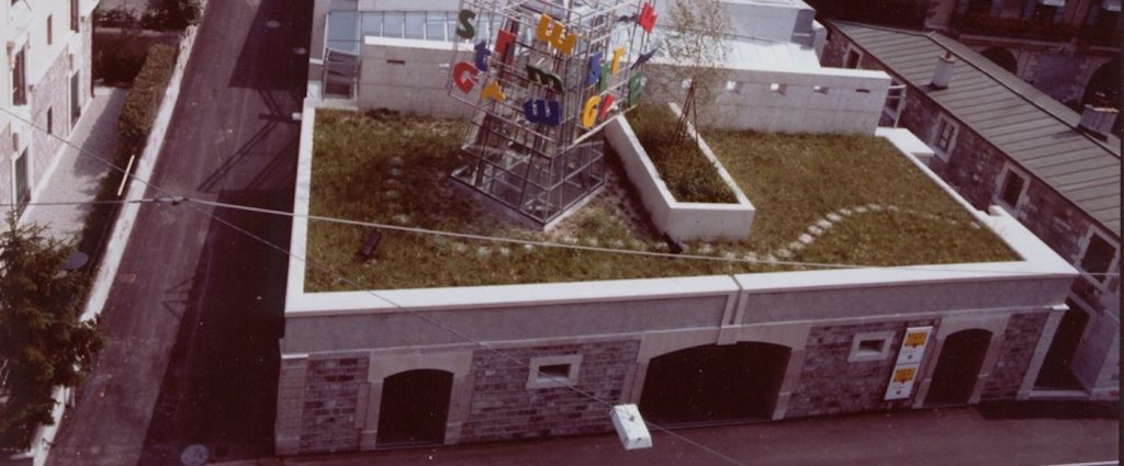Exterior and planted roof of Théâtre Am Stram Gram on Route de Frontenex in Geneva