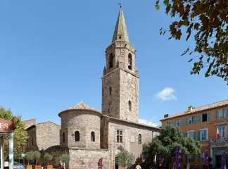 Cathédrale Saint-Léonce building