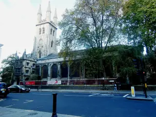 Holy Sepulchre London building