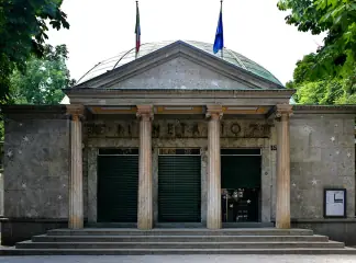 Civico Planetario Ulrico Hoepli building