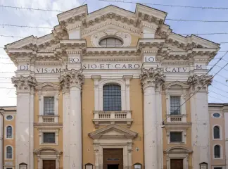 Santi Ambrogio e Carlo al Corso building