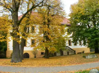 Schloss Weißenbrunn building