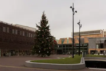 Theater De Vest building